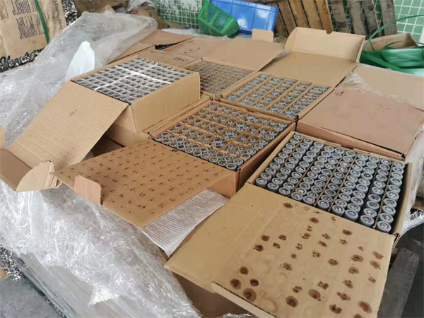 锂电池开元(中国)知识：解说10440、<i style='color:red'>14500锂电池</i>尺寸与应用范围